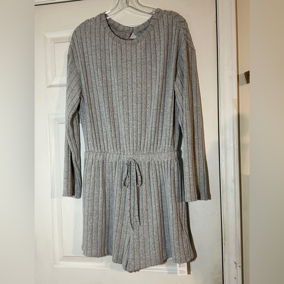 NWT - Cupshe Ribbed Drawstring Waist Romper. - Picture 1 of 10